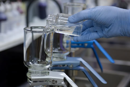 进水水质对实验室专用超纯水机有哪些影响 严格把控 提高科研用水 第1张